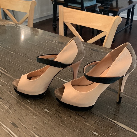 Jessica Simpson - Picture 2 of 4